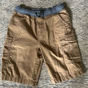 Carters boys beige cargo shorts -size 6